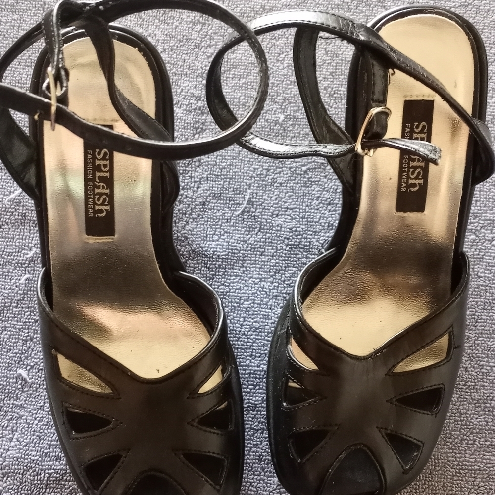 Splash brand size 5.5 wedge heels